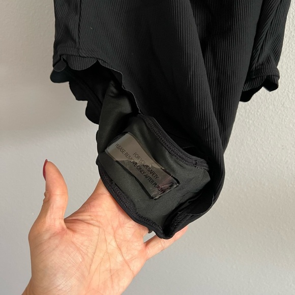 NWT Black Scalloped One-Piece Swimsuit - Picture 4 of 6